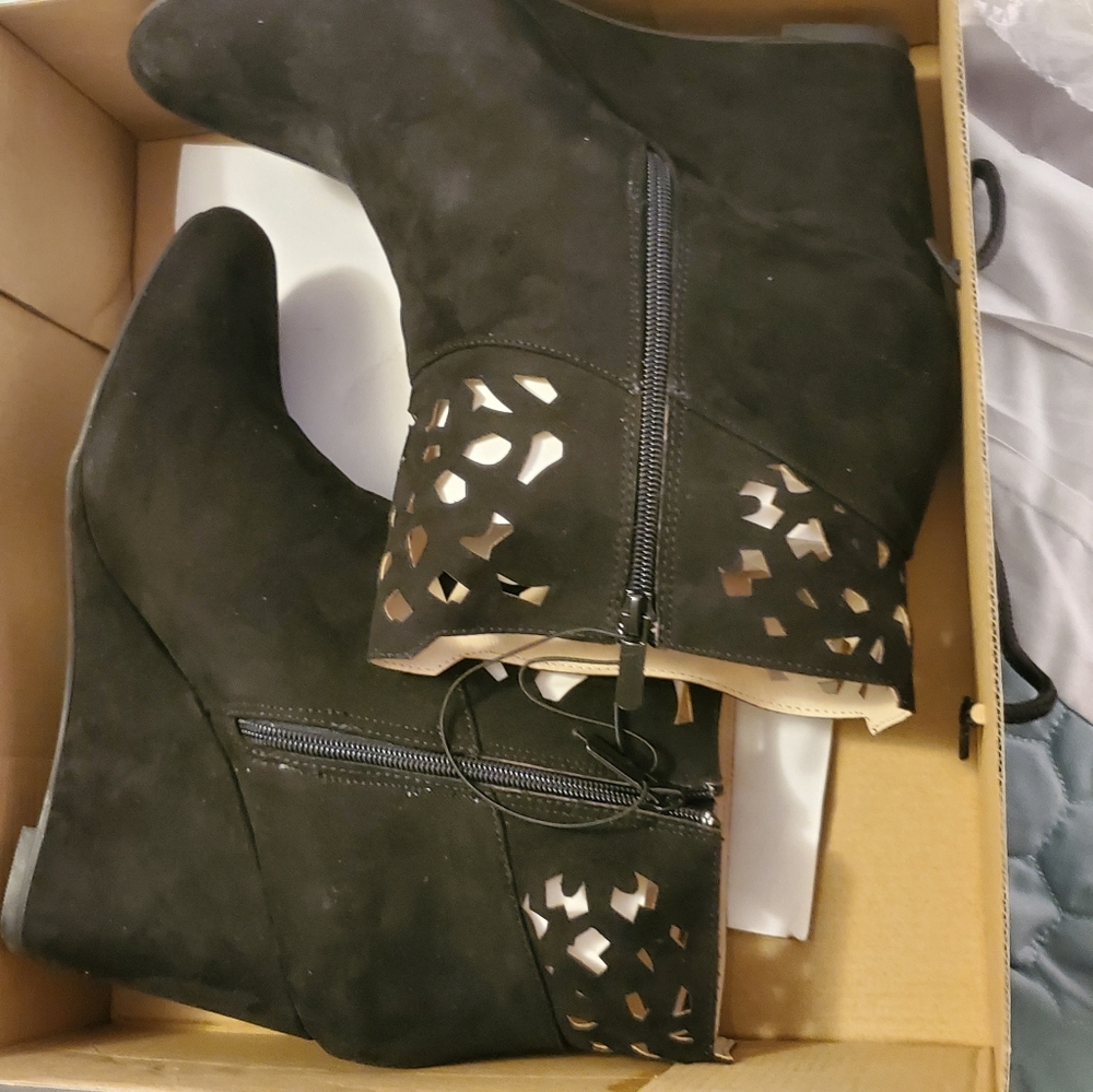 Size 13w Torrid Cutout boots